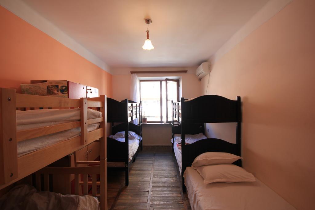 Center Hostel And Tours Erévan Chambre photo