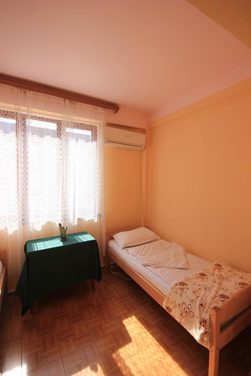 Center Hostel And Tours Erévan Extérieur photo