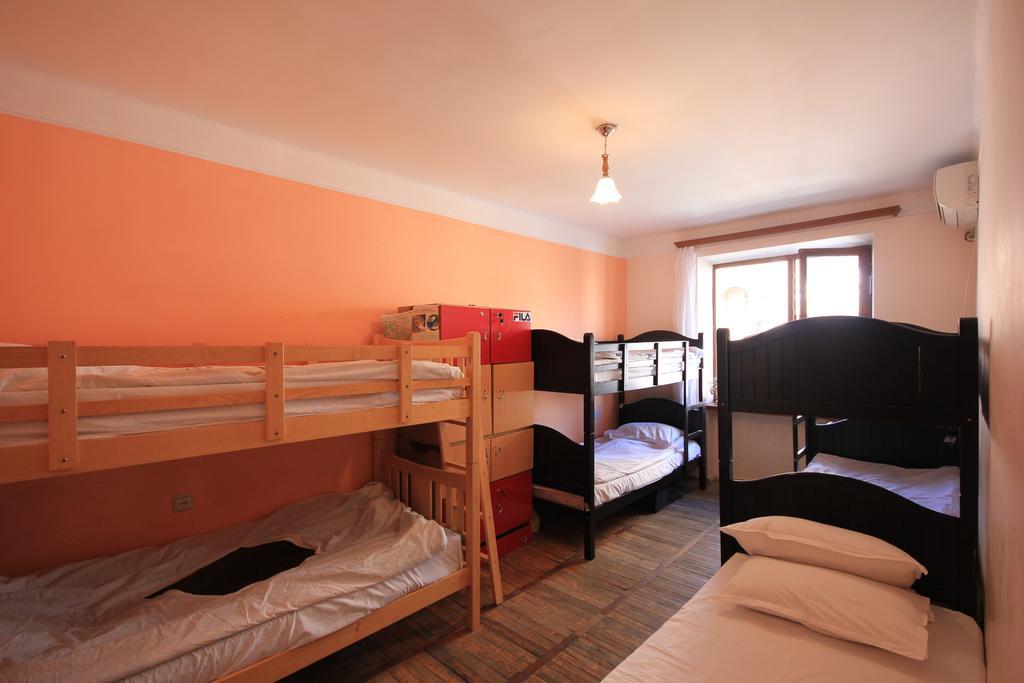 Center Hostel And Tours Erévan Extérieur photo