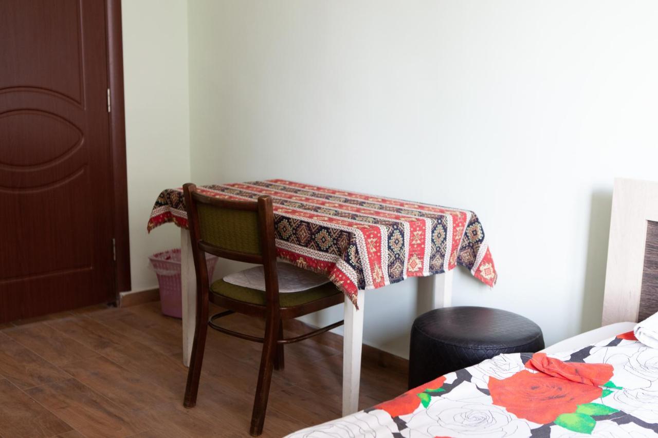 Center Hostel And Tours Erévan Extérieur photo